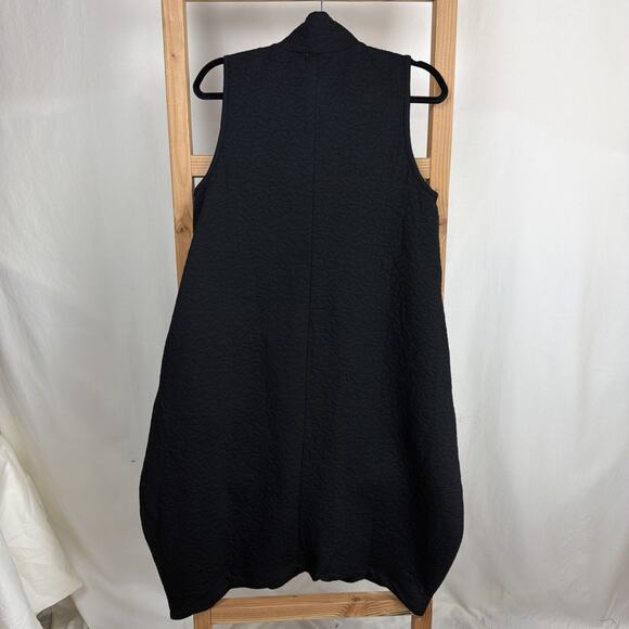 NWT Inoah Black With Embossed Roses Zip Front Tunic Dress #1135 SMALL - Picture 3 of 5